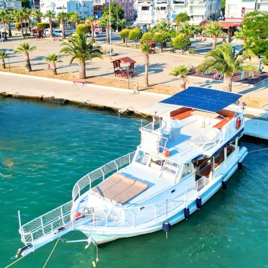 Ayvalık'da 12 Kişiye Kadar Gezi Teknesi - 3