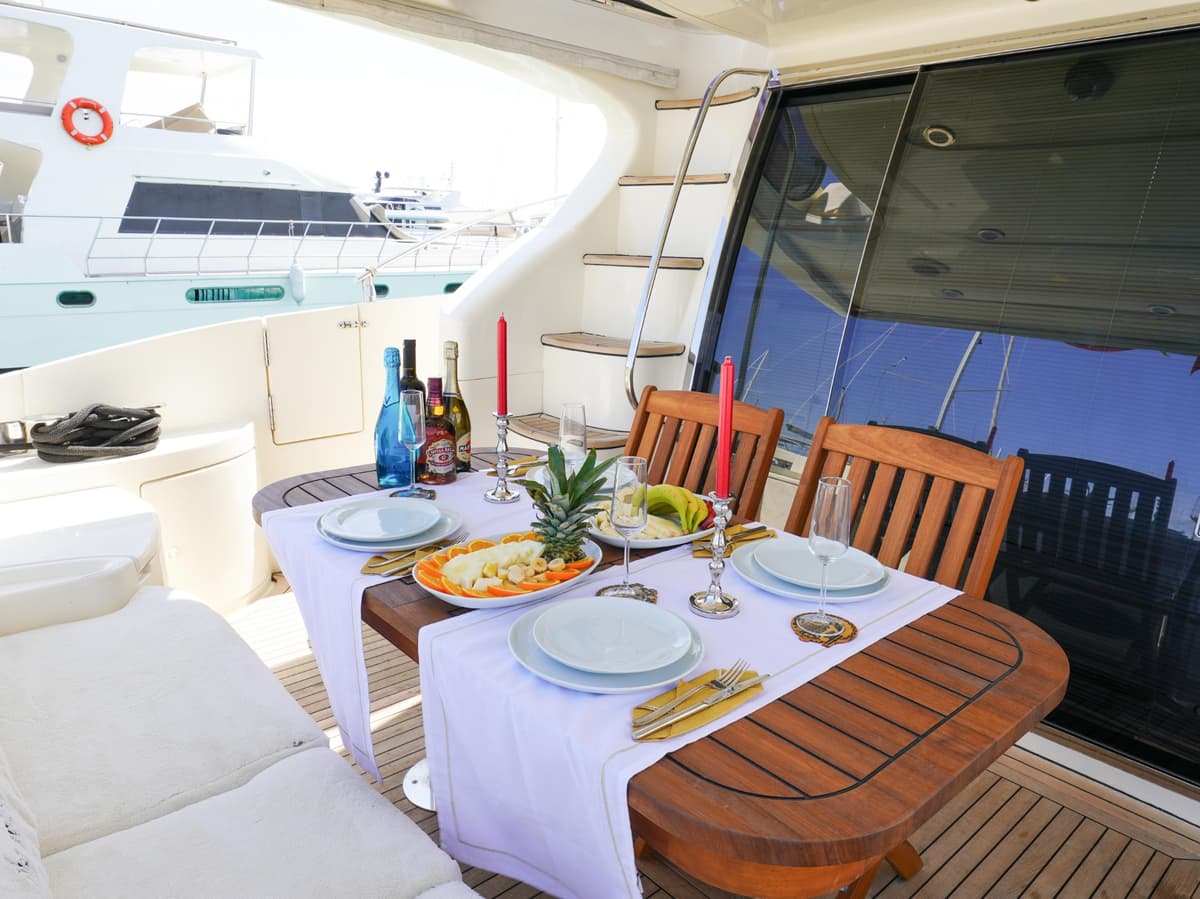 Antalya'da 17 Metre Uzunluğunda Lüks Azimut  - 5