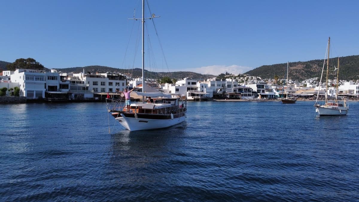 Bodrum'da 10 Kişi kapasiteli Gulet - 4