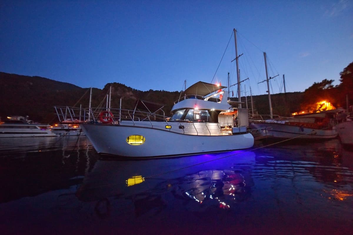 Fethiye'de 13 metre Motoryat - 1