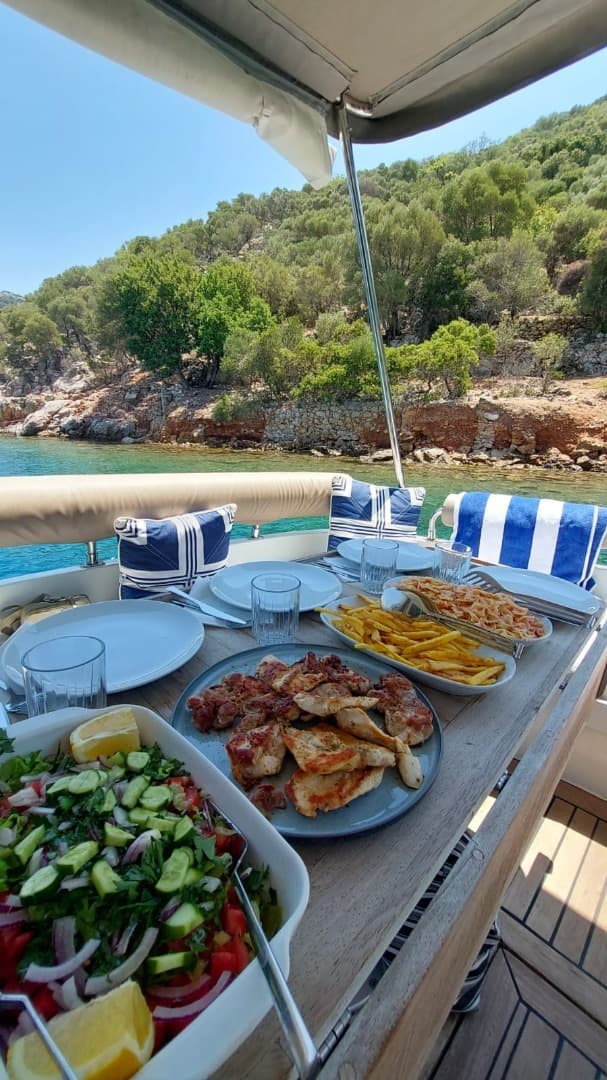 Göcek'te günlük veya saatlik Motorluyat - 5