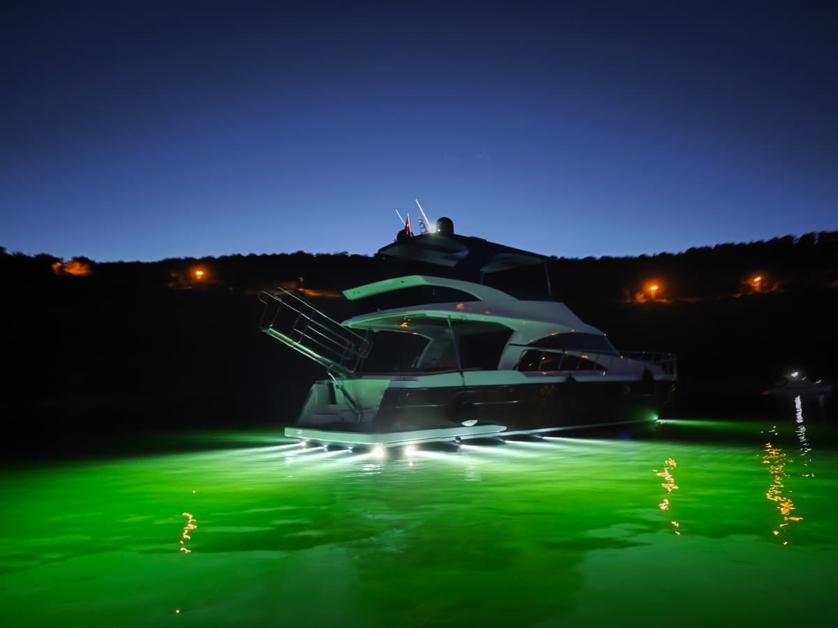 İstanbulda 12 Kisi Kapasiteli Lüx Motoryat - 3